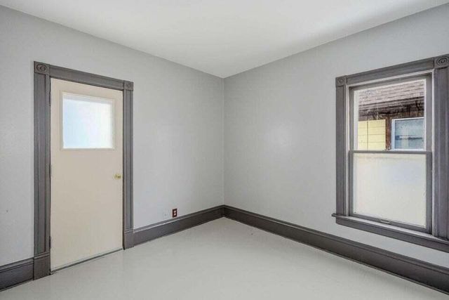 4722 W Garfield AVENUE, Milwaukee, WI 53208