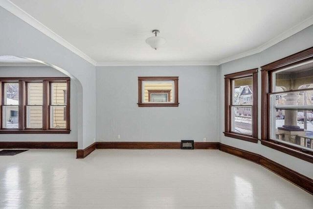 4722 W Garfield AVENUE, Milwaukee, WI 53208