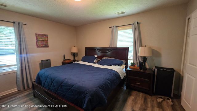 3920 S Deerfield Avenue, Lansing, MI 48911