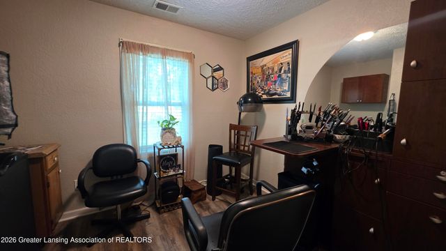 3920 S Deerfield Avenue, Lansing, MI 48911