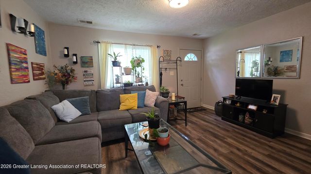 3920 S Deerfield Avenue, Lansing, MI 48911