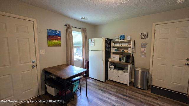 3920 S Deerfield Avenue, Lansing, MI 48911