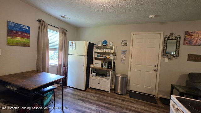 3920 S Deerfield Avenue, Lansing, MI 48911