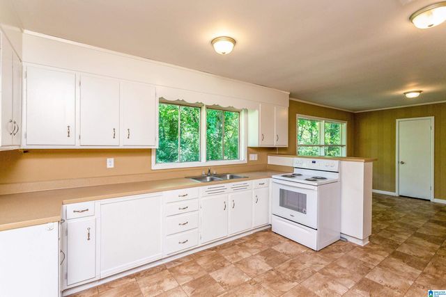 1617 3RD PLACE NW, Center Point, AL 35215