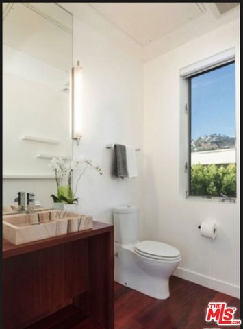 1200 N Sweetzer Avenue 8, West Hollywood, CA 90069