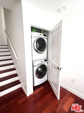 1200 N Sweetzer Avenue 8, West Hollywood, CA 90069