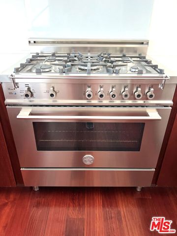 1200 N Sweetzer Avenue 8, West Hollywood, CA 90069