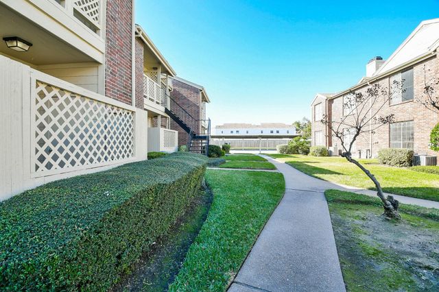 2121 El Paseo Street 1805, Houston, TX 77054