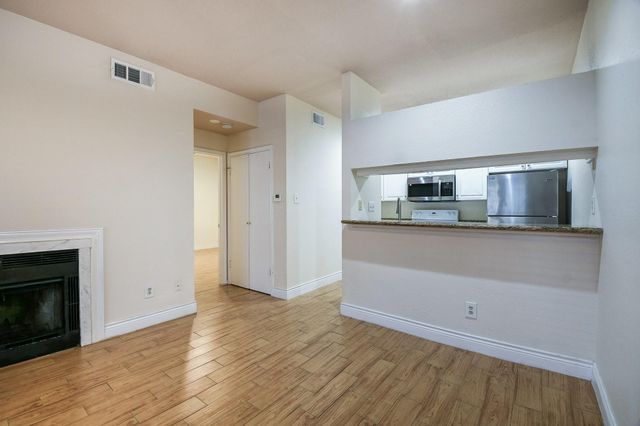 2121 El Paseo Street 1805, Houston, TX 77054