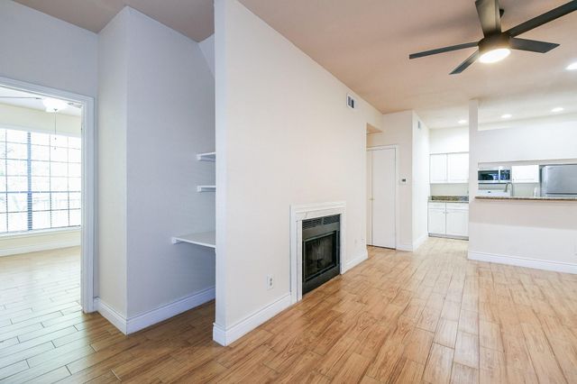 2121 El Paseo Street 1805, Houston, TX 77054