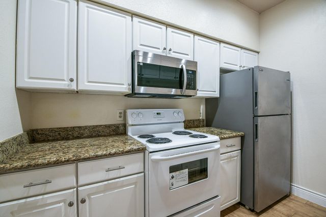 2121 El Paseo Street 1805, Houston, TX 77054