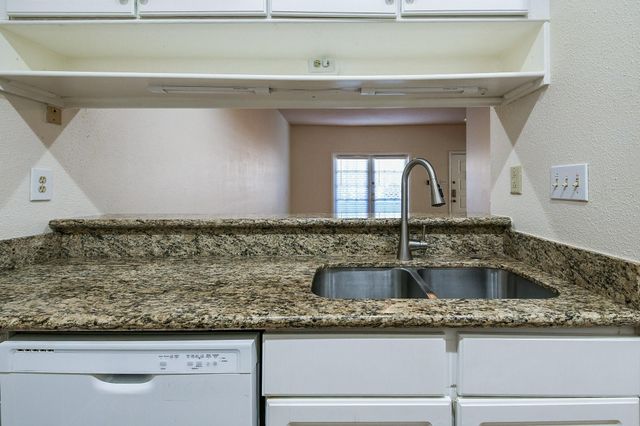 2121 El Paseo Street 1805, Houston, TX 77054