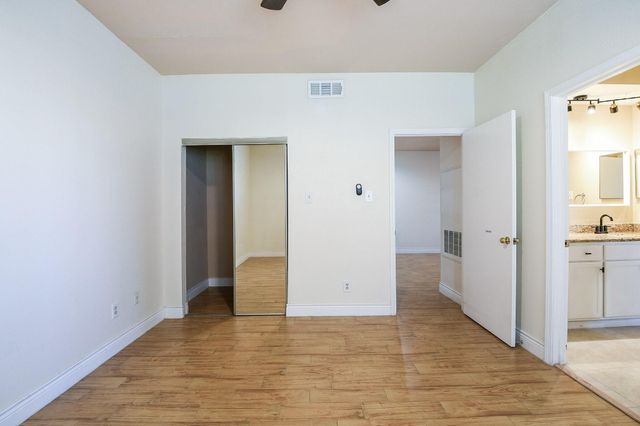 2121 El Paseo Street 1805, Houston, TX 77054