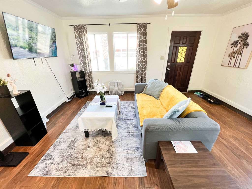 Image 2 of property listing at 9325 Hillside St, Oakland, CA 94603