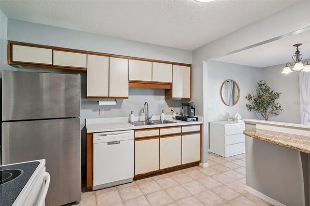 2258 COACH HOUSE BOULEVARD 804, Orlando, FL 32812