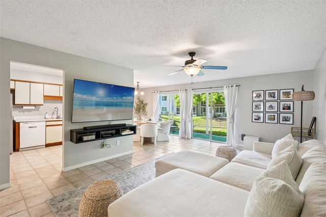 2258 COACH HOUSE BOULEVARD 804, Orlando, FL 32812