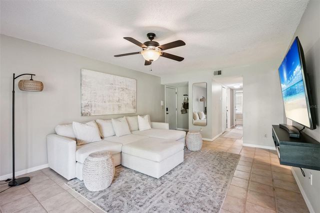 2258 COACH HOUSE BOULEVARD 804, Orlando, FL 32812