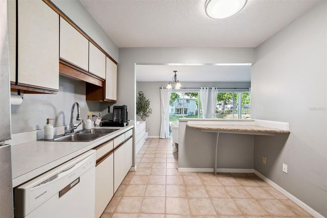 2258 COACH HOUSE BOULEVARD 804, Orlando, FL 32812