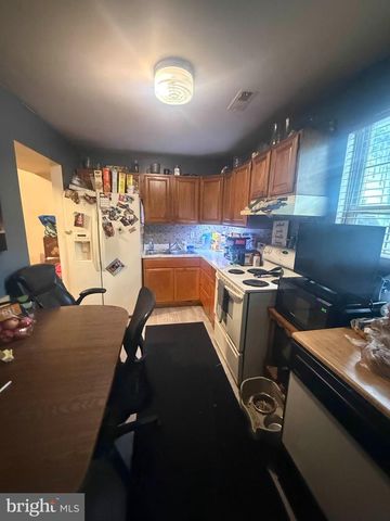 424 SAINT MARY ST, Burlington, NJ 08016