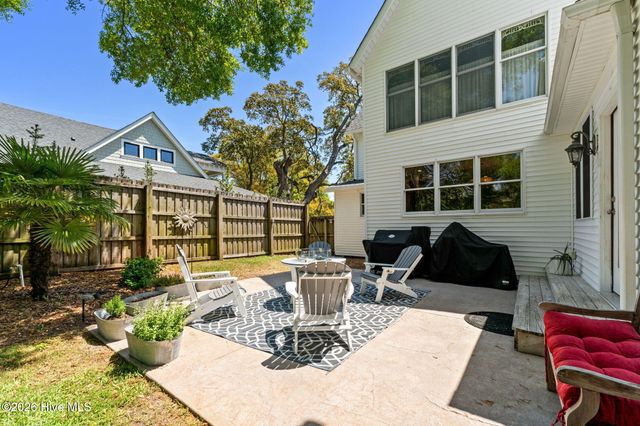 210 W West Street, Southport, NC 28461