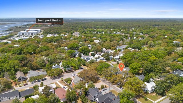 210 W West Street, Southport, NC 28461