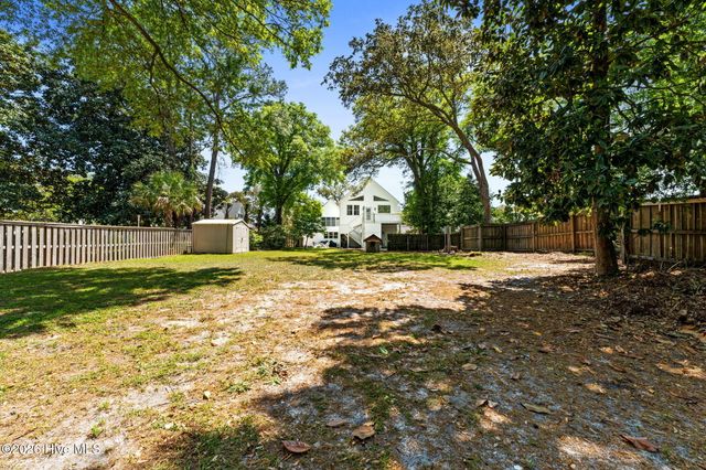 210 W West Street, Southport, NC 28461