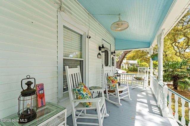 210 W West Street, Southport, NC 28461