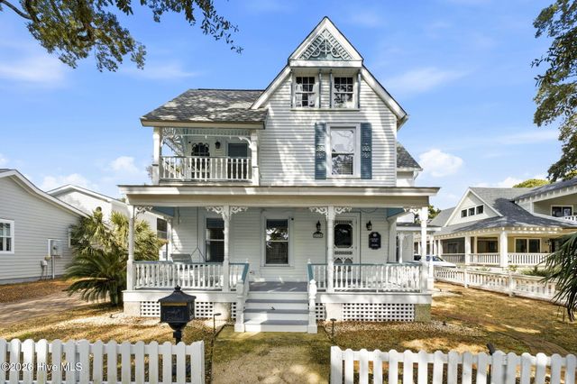 210 W West Street, Southport, NC 28461