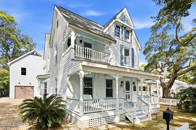 210 W West Street, Southport, NC 28461