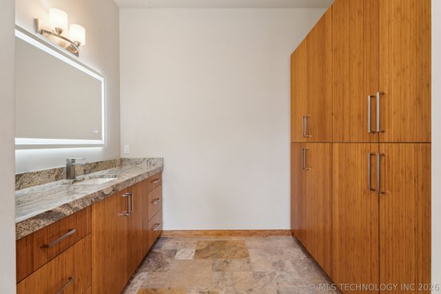 8890 S 39th West Avenue, Tulsa, OK 74132