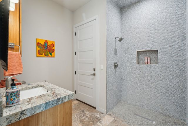 8890 S 39th West Avenue, Tulsa, OK 74132