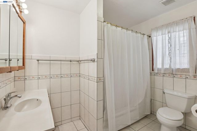 2514 21St Ave, Oakland, CA 94606