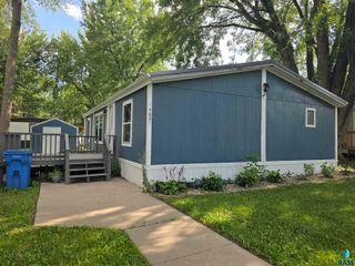 4801 W Sara Pl Place, Sioux Falls, SD 57106