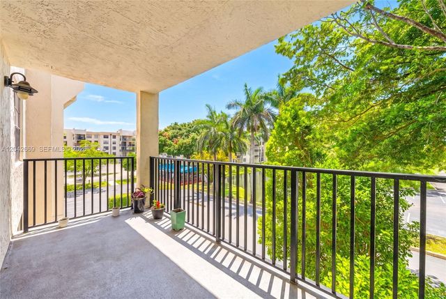 6190 Woodlands Boulevard 316, Tamarac, FL 33319