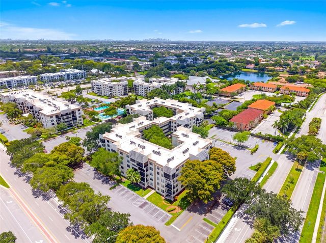 6190 Woodlands Boulevard 316, Tamarac, FL 33319