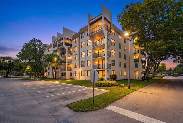 6190 Woodlands Boulevard 316, Tamarac, FL 33319