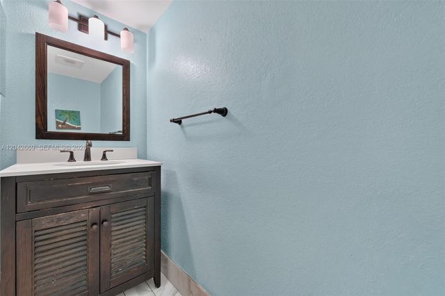 6190 Woodlands Boulevard 316, Tamarac, FL 33319