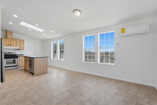 909 Tierra De Luna, Boulevard, CA 91905