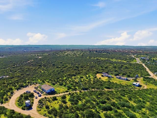 909 Tierra De Luna, Boulevard, CA 91905