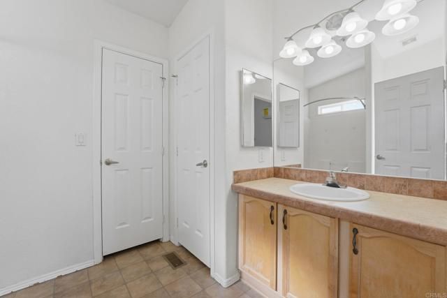 909 Tierra De Luna, Boulevard, CA 91905