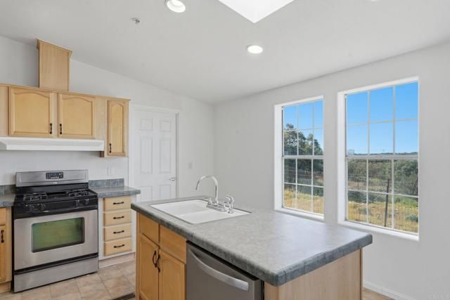 909 Tierra De Luna, Boulevard, CA 91905