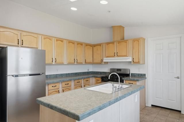 909 Tierra De Luna, Boulevard, CA 91905