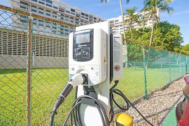5200 N Ocean Blvd Apt 506, Lauderdale By The Sea, FL 33308