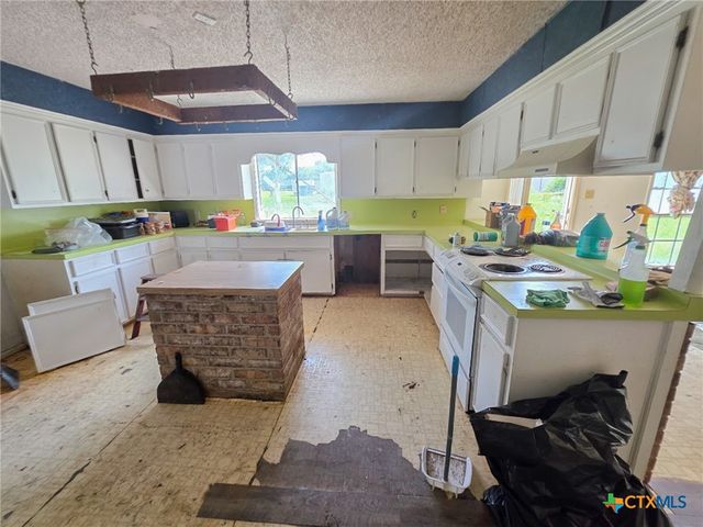 403 Schell Road, Victoria, TX 77904