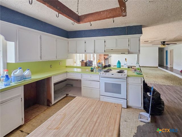 403 Schell Road, Victoria, TX 77904