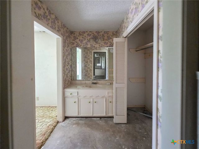 403 Schell Road, Victoria, TX 77904