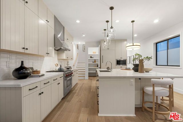 1869 Benecia Avenue, Los Angeles, CA 90025