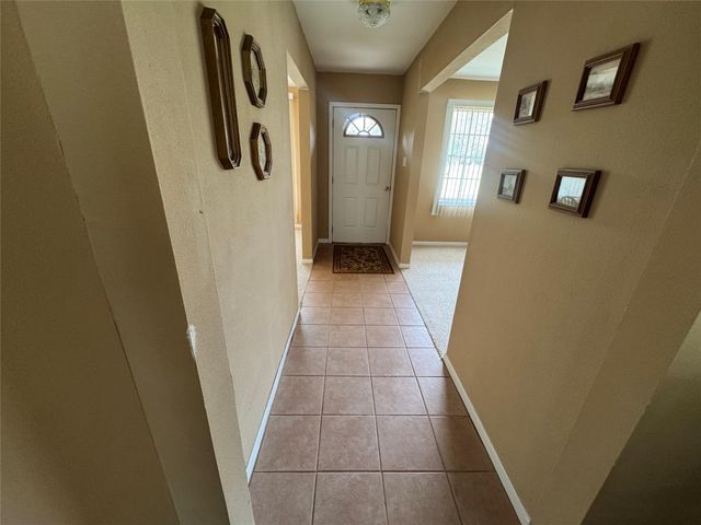 114 Edgewater Street, Clute, TX 77531