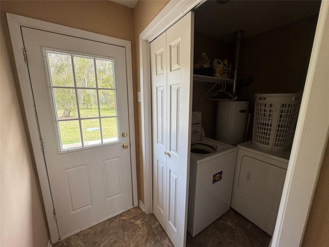 114 Edgewater Street, Clute, TX 77531