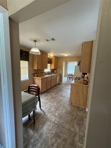 114 Edgewater Street, Clute, TX 77531